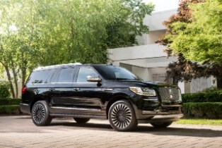 2018 Navigator (extended length) Lincoln Black Label Dest...