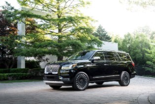 2018 Navigator (extended length) Lincoln Black Label Dest...
