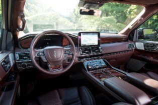 2018 Navigator (extended length) Lincoln Black Label Dest...