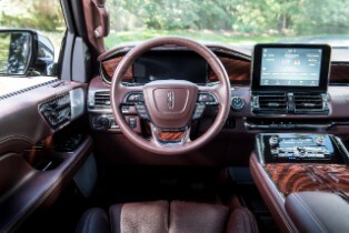 2018 Navigator (extended length) Lincoln Black Label Dest...