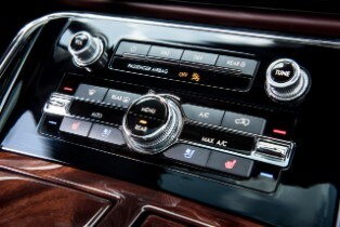 2018 Navigator (extended length) Lincoln Black Label Dest...