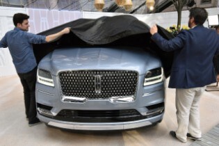  All-New 2018 Lincoln Navigator Unveiled