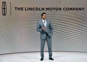 Mark Fields Introducing 2018 Lincoln Navigator 